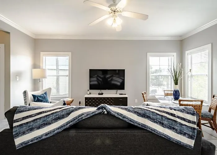 Apartment Seascape 18cu By Pkrm *
